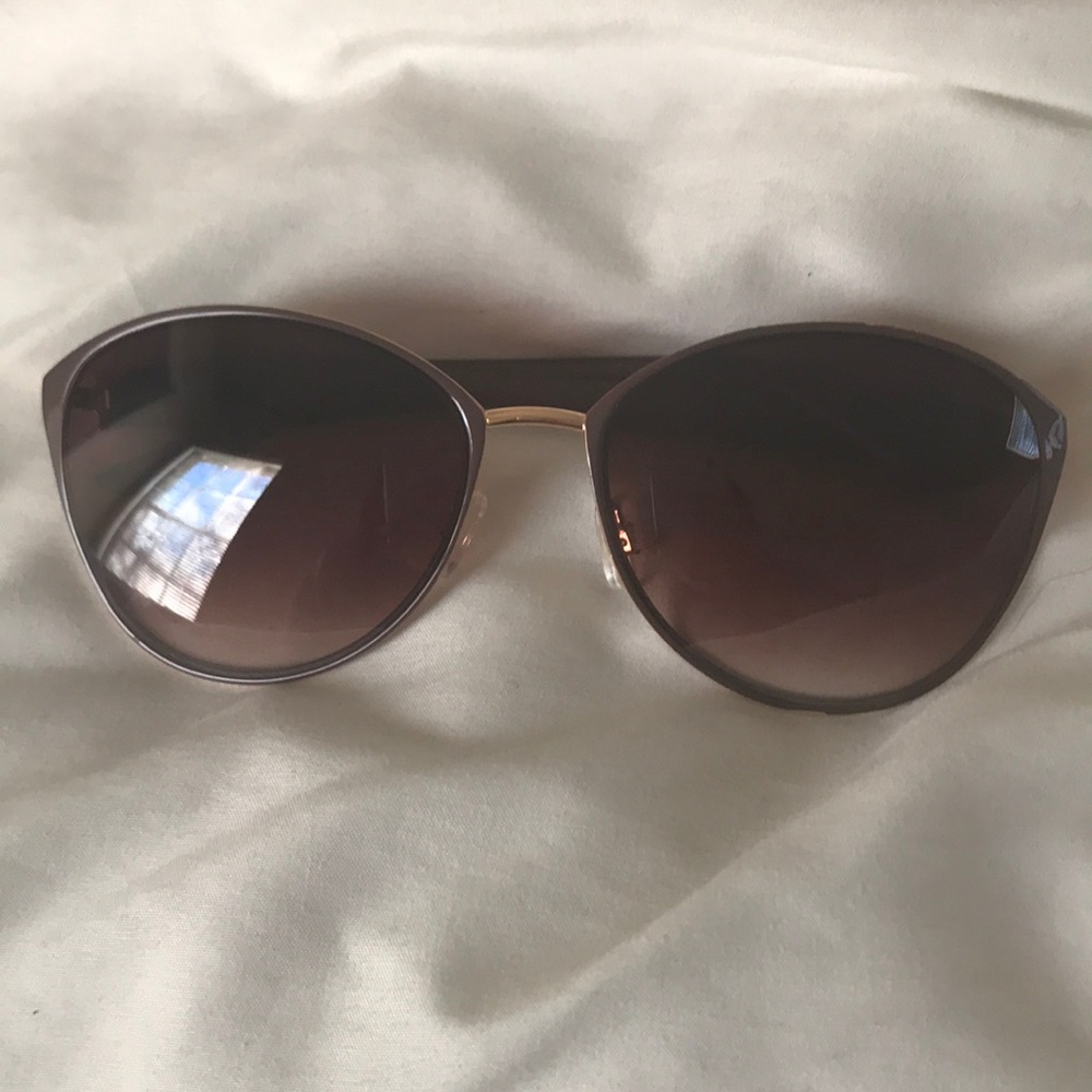 Jessica Simpson sunglasses